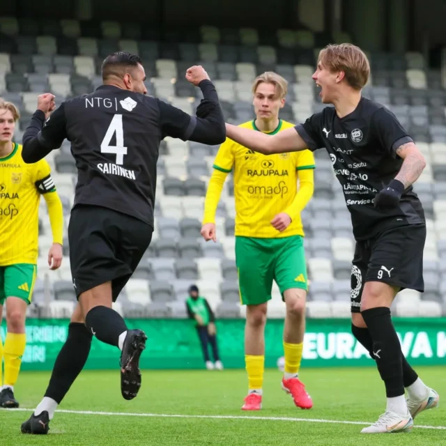 Tepsin voitokas kevät sai tällä viikolla jatkoa Suomen Cupissa 💪
Nuori TPS-miehistö on avannut Ykkösliigan kauden kolmella voitolla, ja Suomen Cupissa molemmat Tammelan-vierailut ovat päättyneet mustavalkoisten voitonjuhliin.
Keskiviikkona pelataan taas, kun TPS isännöi Ykkösliigan kotiottelussa Käpylän Palloa.
📸 @tinechek